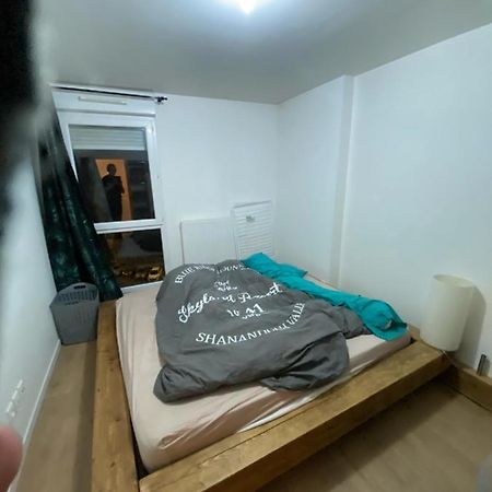 Super Chambre Avec Salle De Bain Courcouronnes Dış mekan fotoğraf